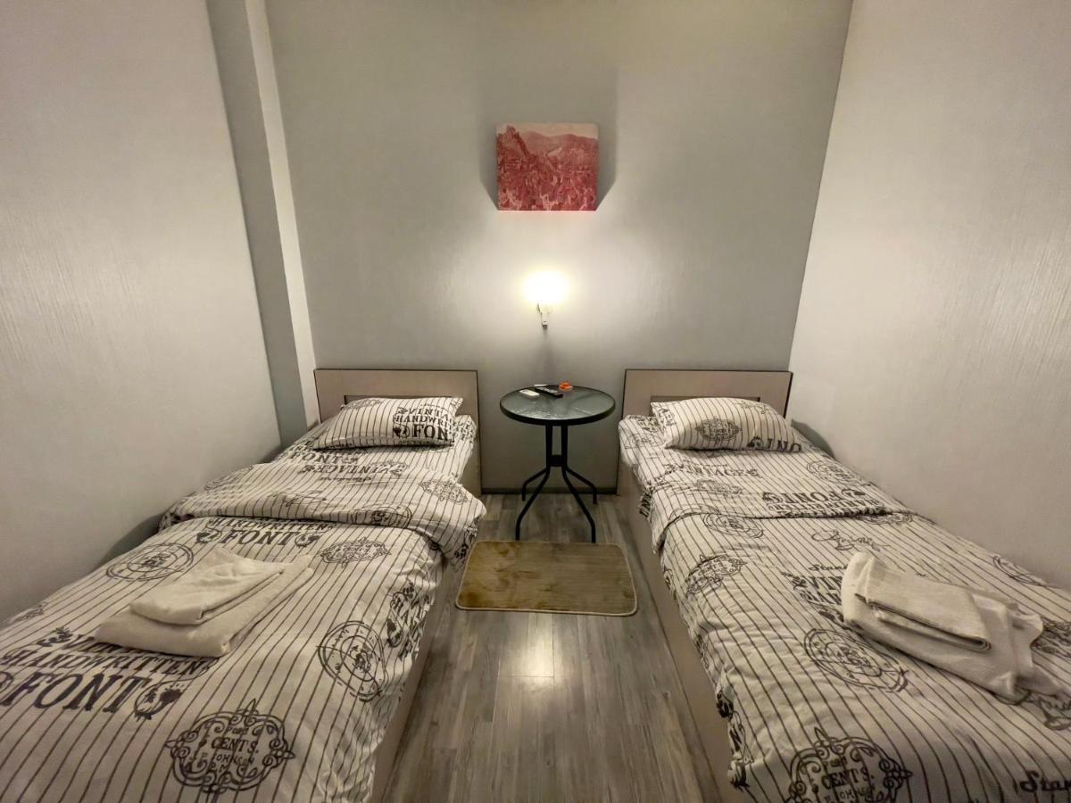 Mr Guest House Tbilisi Ngoại thất bức ảnh