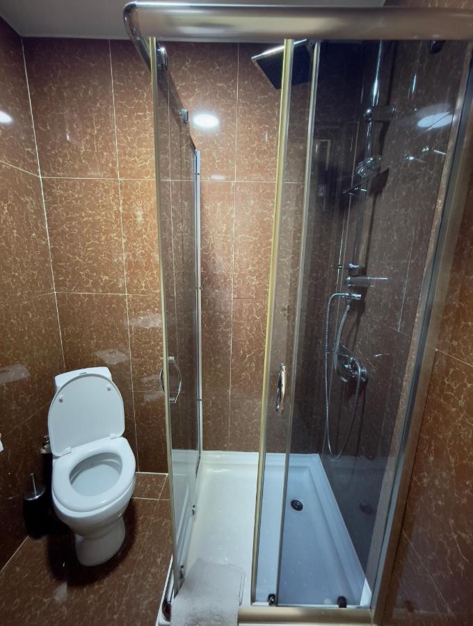 Mr Guest House Tbilisi Ngoại thất bức ảnh